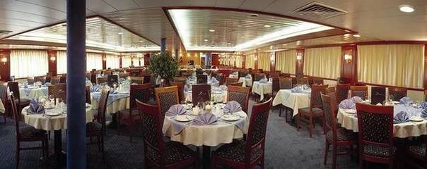 随硕风河轮多瑙号漫游东欧 品味小镇风情与中西美食交融